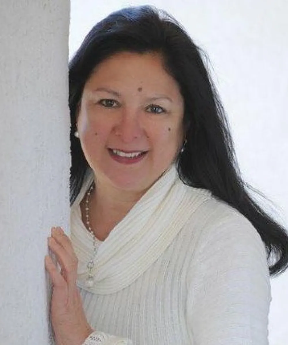 Julie | Director of Operations | Scott Strategic Investments